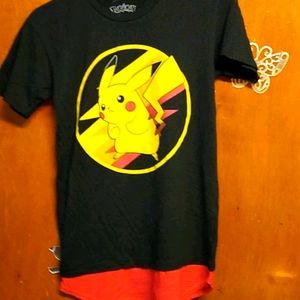 Pokemon unisex Picachu T-shirt. Sz Small